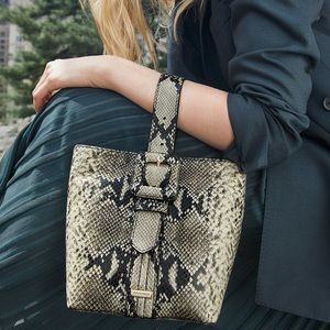 Snake-Print Bucket Tote Bag in Beige and Black